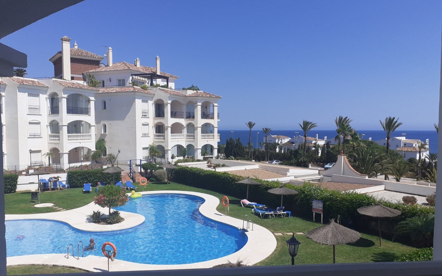 Contemporary 2-Bedroom Apartment with Sea & Pool Views Gallery 13