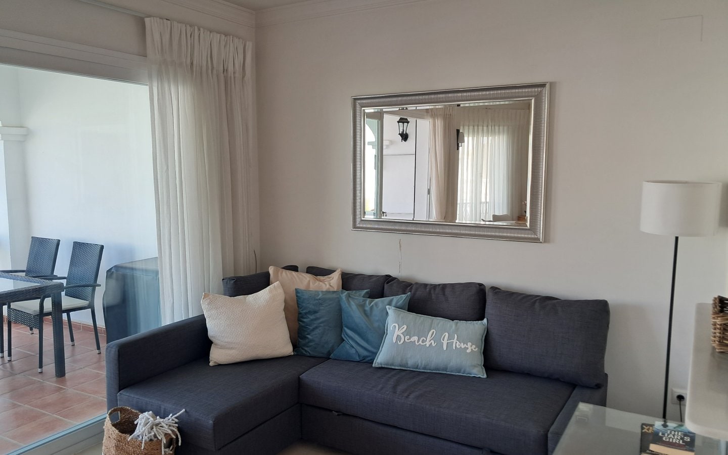 Contemporary 2-Bedroom Apartment with Sea & Pool Views Gallery 4