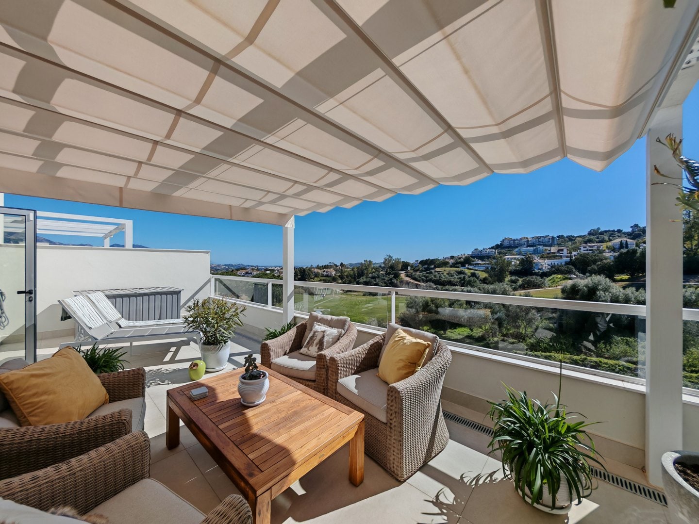EXCEPTIONAL FRONTLINE GOLF 3 BEDROOMS, 2 BATHROOMS  PENTHOUSE IN LA CALA GOLF RESORT, MIJAS COSTA Gallery 17