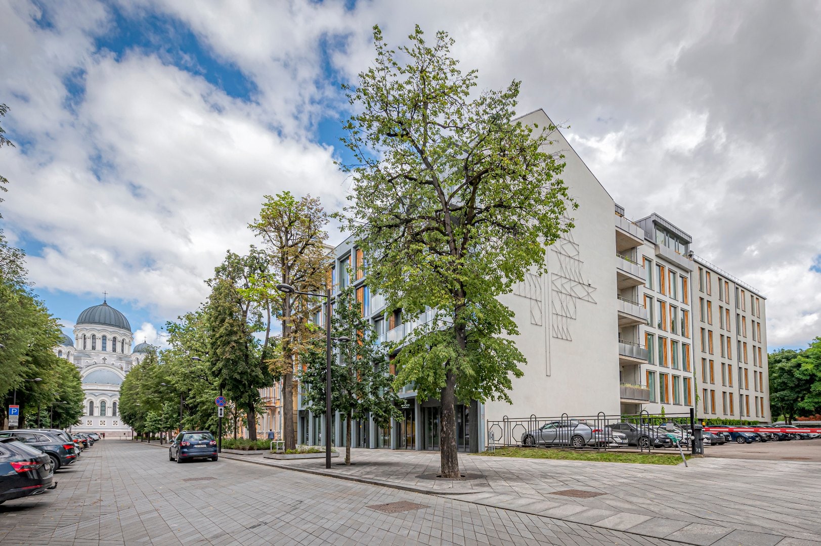 EXCLUSIVE 1-BEDROOM APARTMENT FOR RENT IN THE PRESTIGIOUS "LAISVĖS ALĖJA 18" DEVELOPMENT – IN THE HEART OF KAUNAS, LITHUANIA Gallery 19