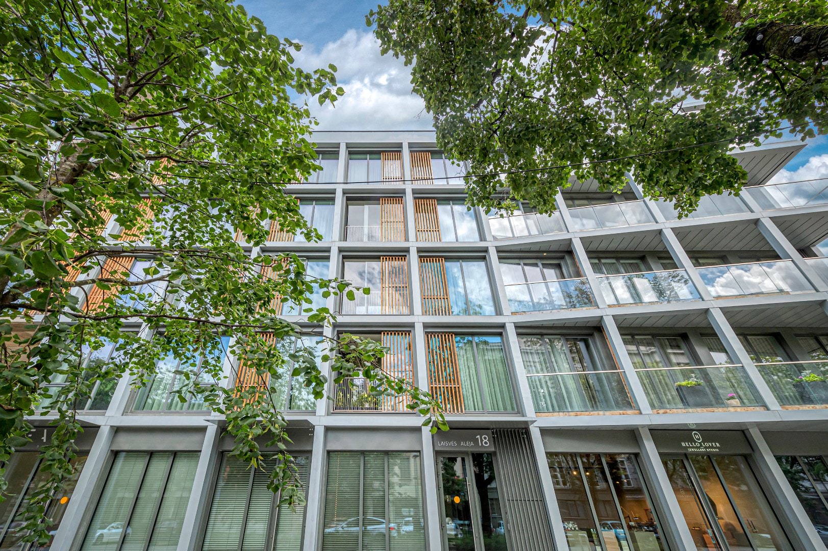 EXCLUSIVE 1-BEDROOM APARTMENT FOR RENT IN THE PRESTIGIOUS "LAISVĖS ALĖJA 18" DEVELOPMENT – IN THE HEART OF KAUNAS, LITHUANIA Gallery 22