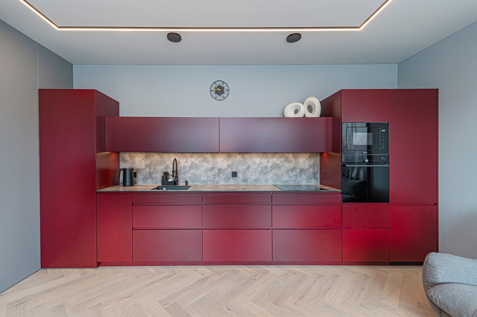 EXCLUSIVE 1-BEDROOM APARTMENT FOR RENT IN THE PRESTIGIOUS "LAISVĖS ALĖJA 18" DEVELOPMENT – IN THE HEART OF KAUNAS, LITHUANIA Gallery 6