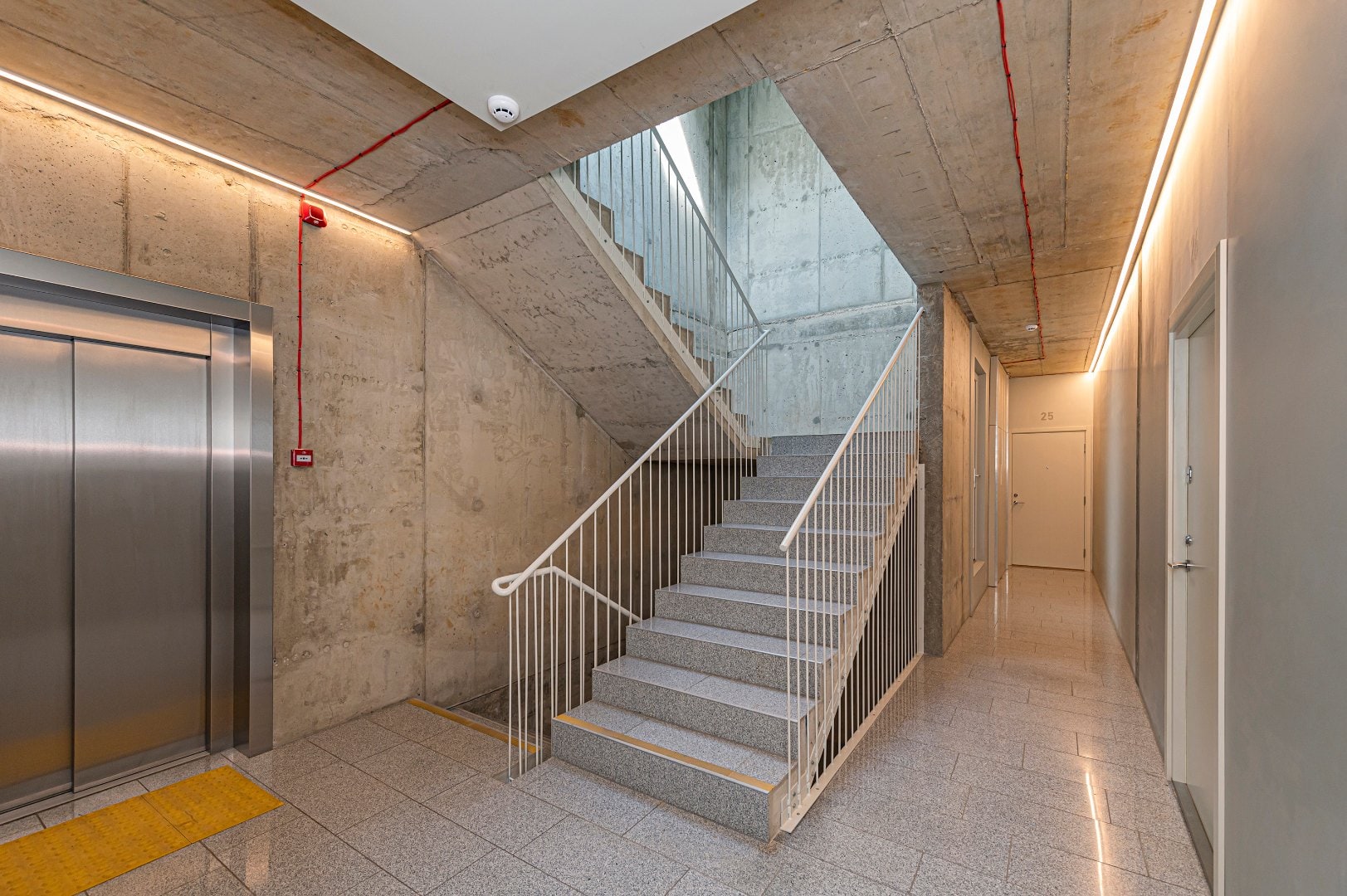 EXCLUSIVE 1-BEDROOM APARTMENT FOR RENT IN THE PRESTIGIOUS "LAISVĖS ALĖJA 18" DEVELOPMENT – IN THE HEART OF KAUNAS, LITHUANIA Gallery 16