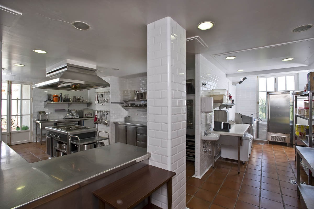 EXCLUSIVE BOUTIQUE APARTHOTEL INVESTMENT OPPORTUNITY IN FUENGIROLA, COSTA DEL SOL Gallery 35