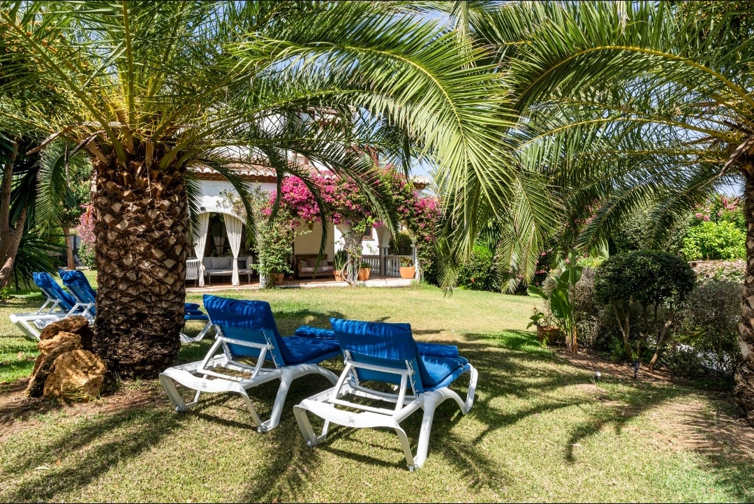 Los Robles – Luxury 5-Bedroom Villa with Pool & Outdoor Kitchen Gallery 16