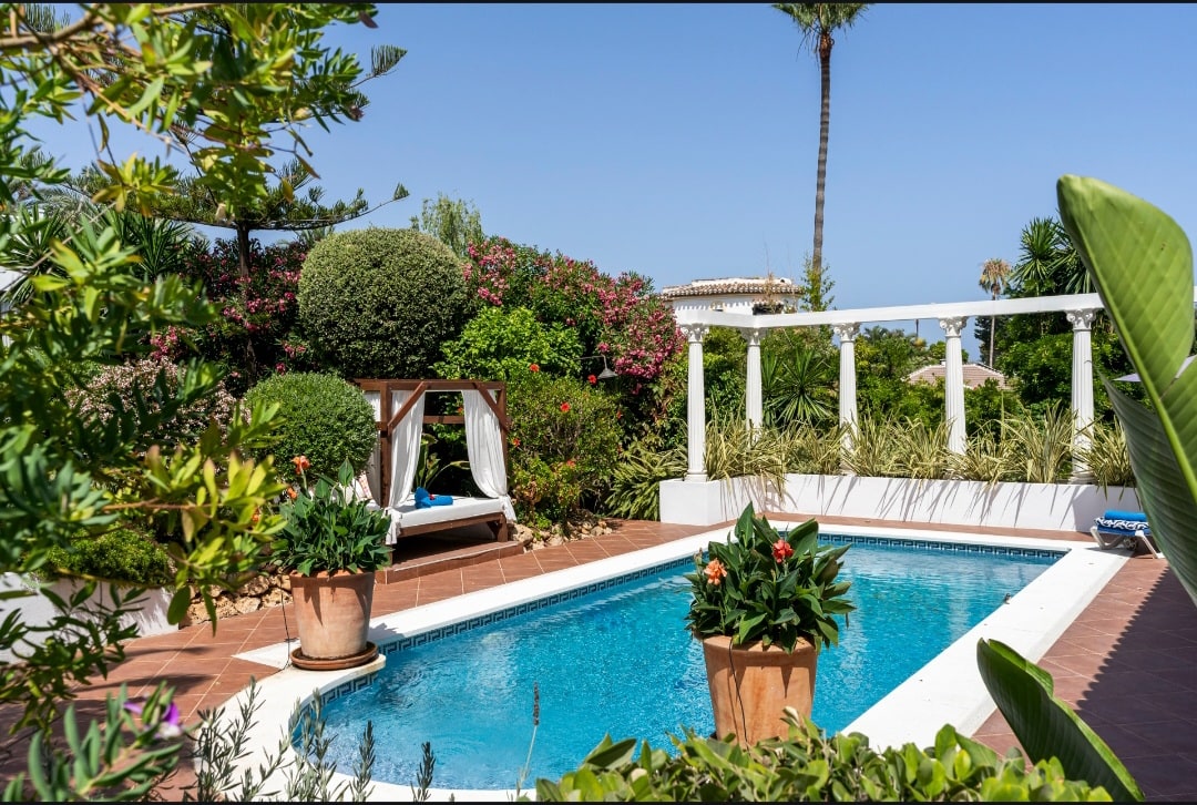 Los Robles – Luxury 5-Bedroom Villa with Pool & Outdoor Kitchen Gallery 19