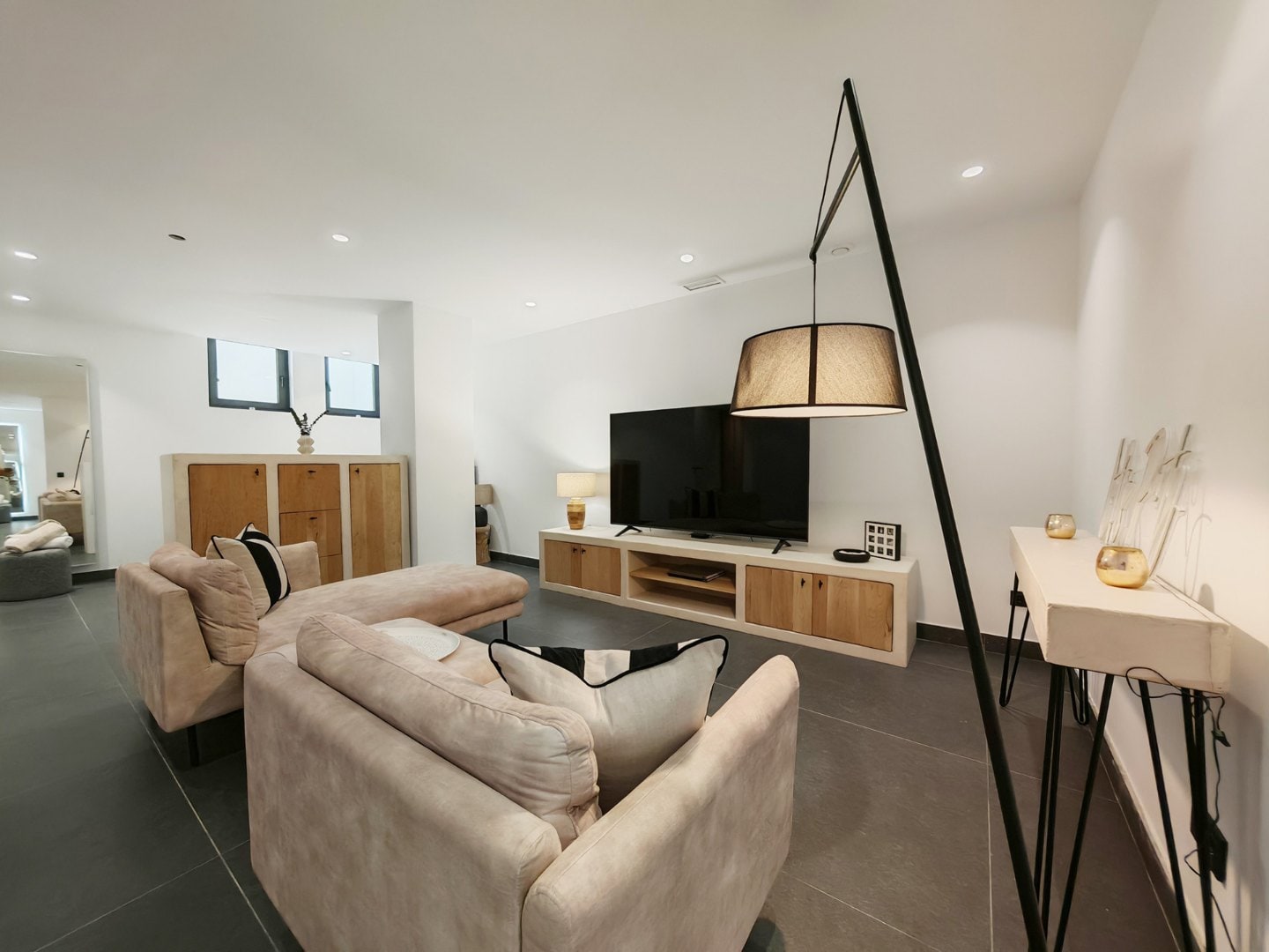 LUXURY CONTEMPORARY VILLA IN ESTEPONA WITH INFINITY POOL & PANORAMIC GOLF VIEWS Gallery 6