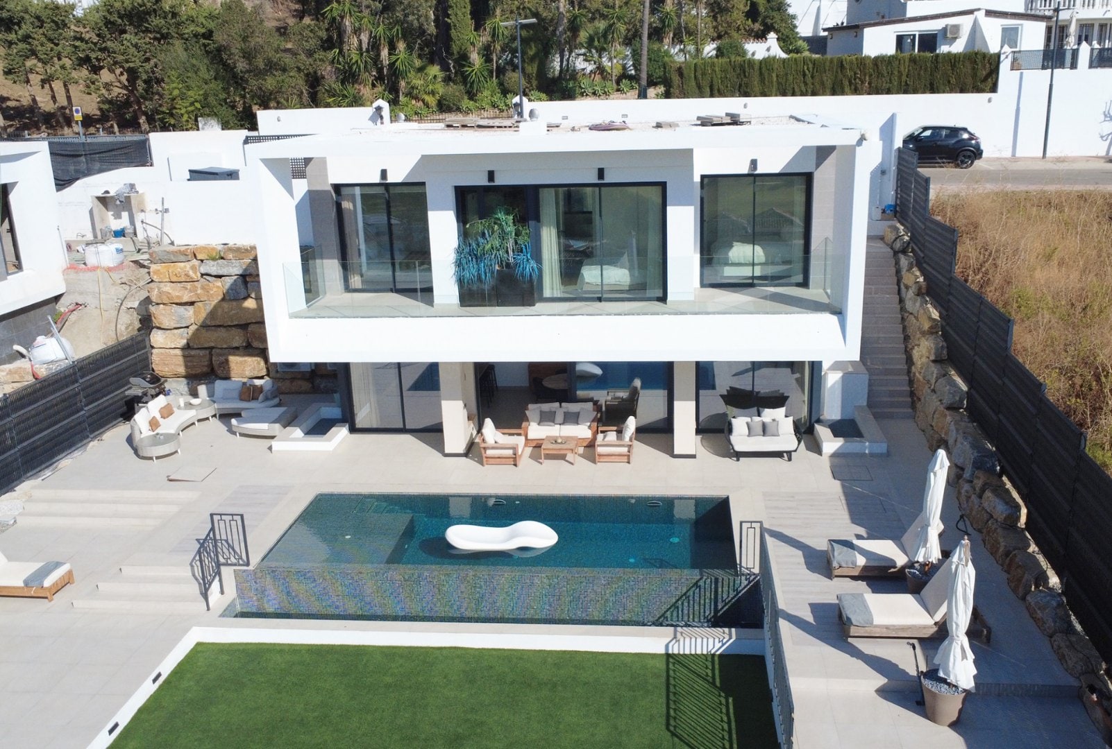 LUXURY CONTEMPORARY VILLA IN ESTEPONA WITH INFINITY POOL & PANORAMIC GOLF VIEWS Gallery 35