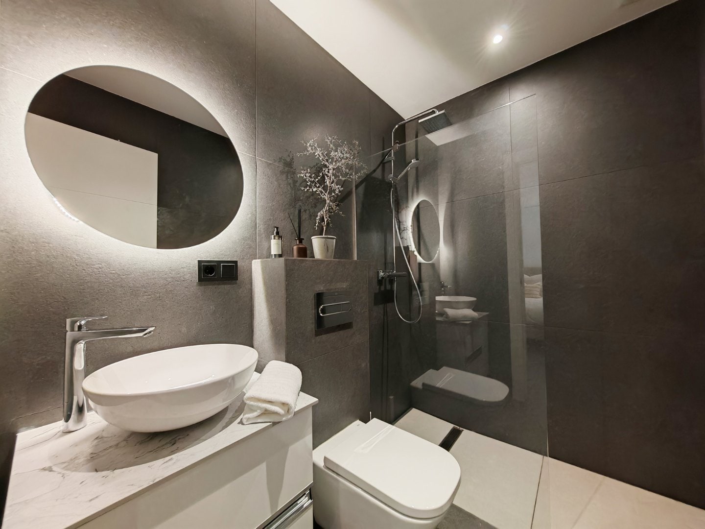 LUXURY CONTEMPORARY VILLA IN ESTEPONA WITH INFINITY POOL & PANORAMIC GOLF VIEWS Gallery 24