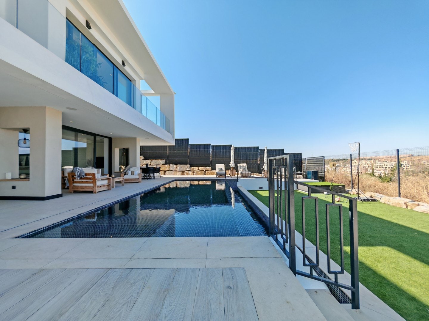 LUXURY CONTEMPORARY VILLA IN ESTEPONA WITH INFINITY POOL & PANORAMIC GOLF VIEWS Gallery 31