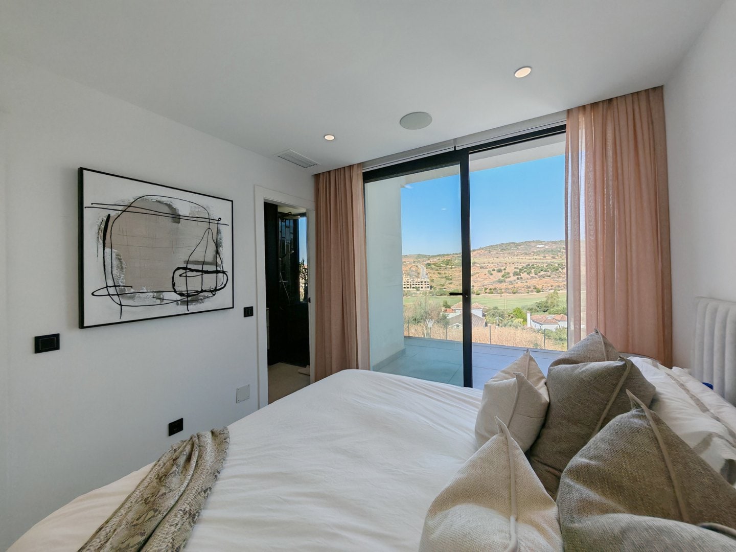LUXURY CONTEMPORARY VILLA IN ESTEPONA WITH INFINITY POOL & PANORAMIC GOLF VIEWS Gallery 23