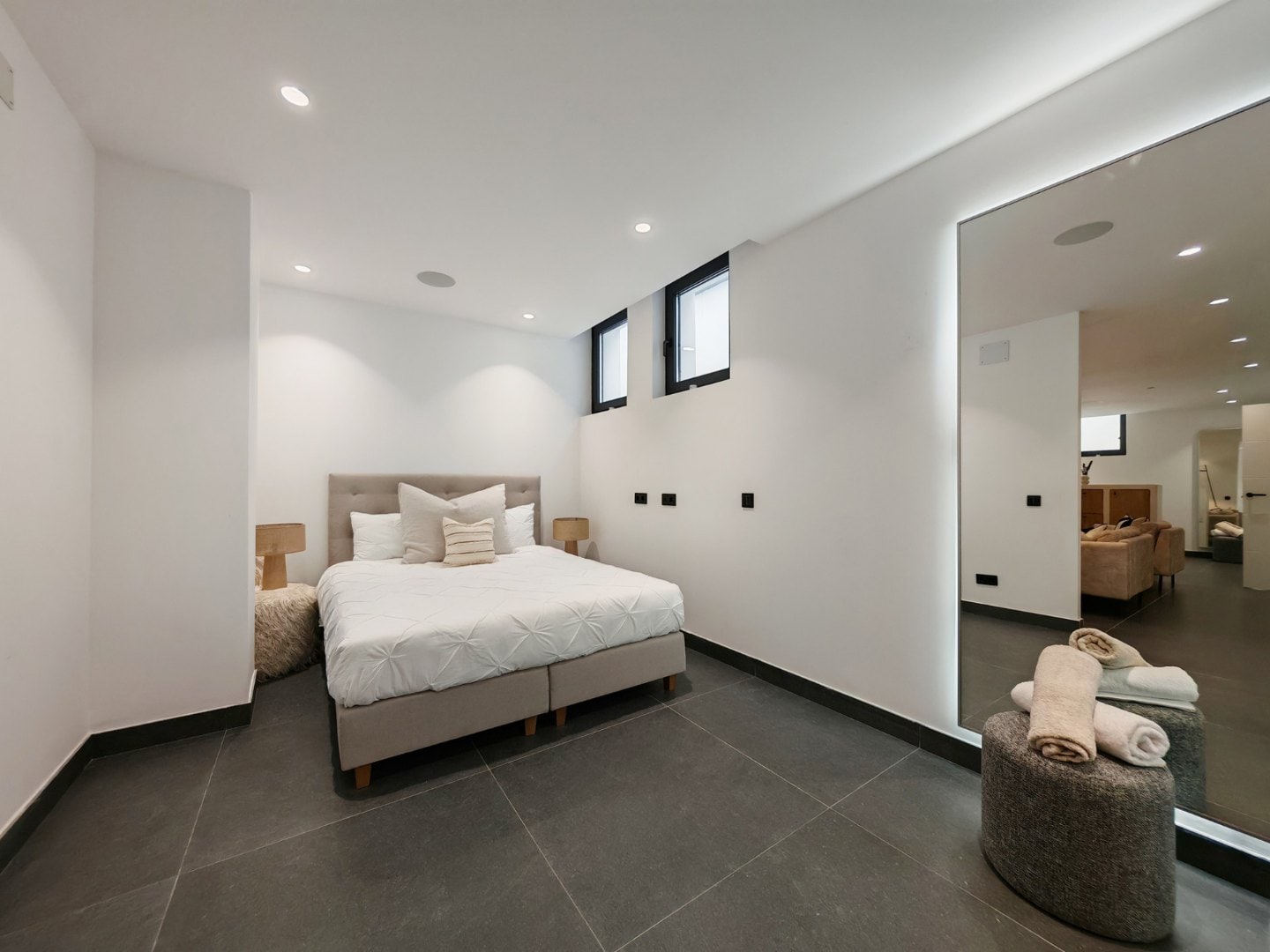 LUXURY CONTEMPORARY VILLA IN ESTEPONA WITH INFINITY POOL & PANORAMIC GOLF VIEWS Gallery 25