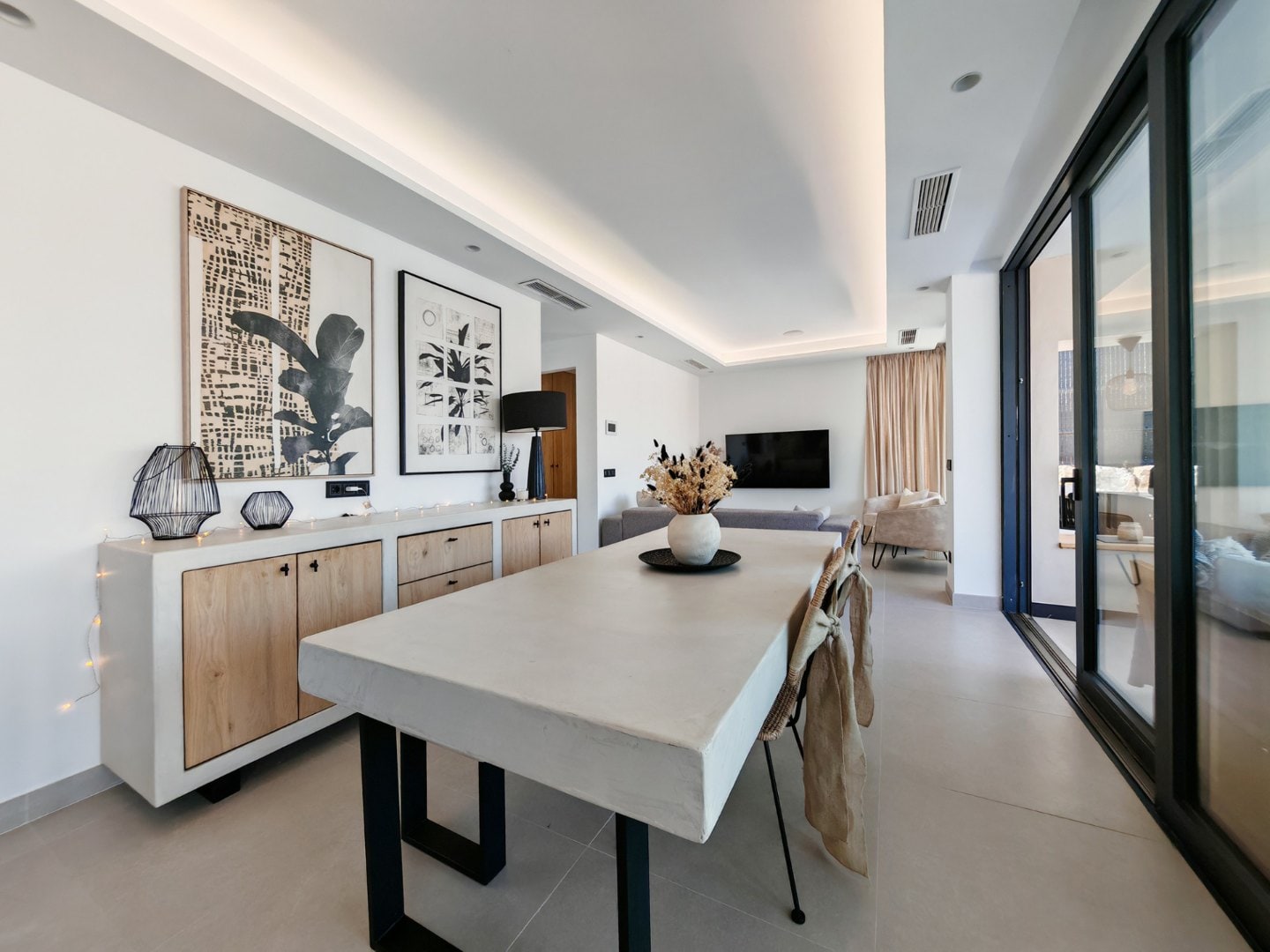LUXURY CONTEMPORARY VILLA IN ESTEPONA WITH INFINITY POOL & PANORAMIC GOLF VIEWS Gallery 4
