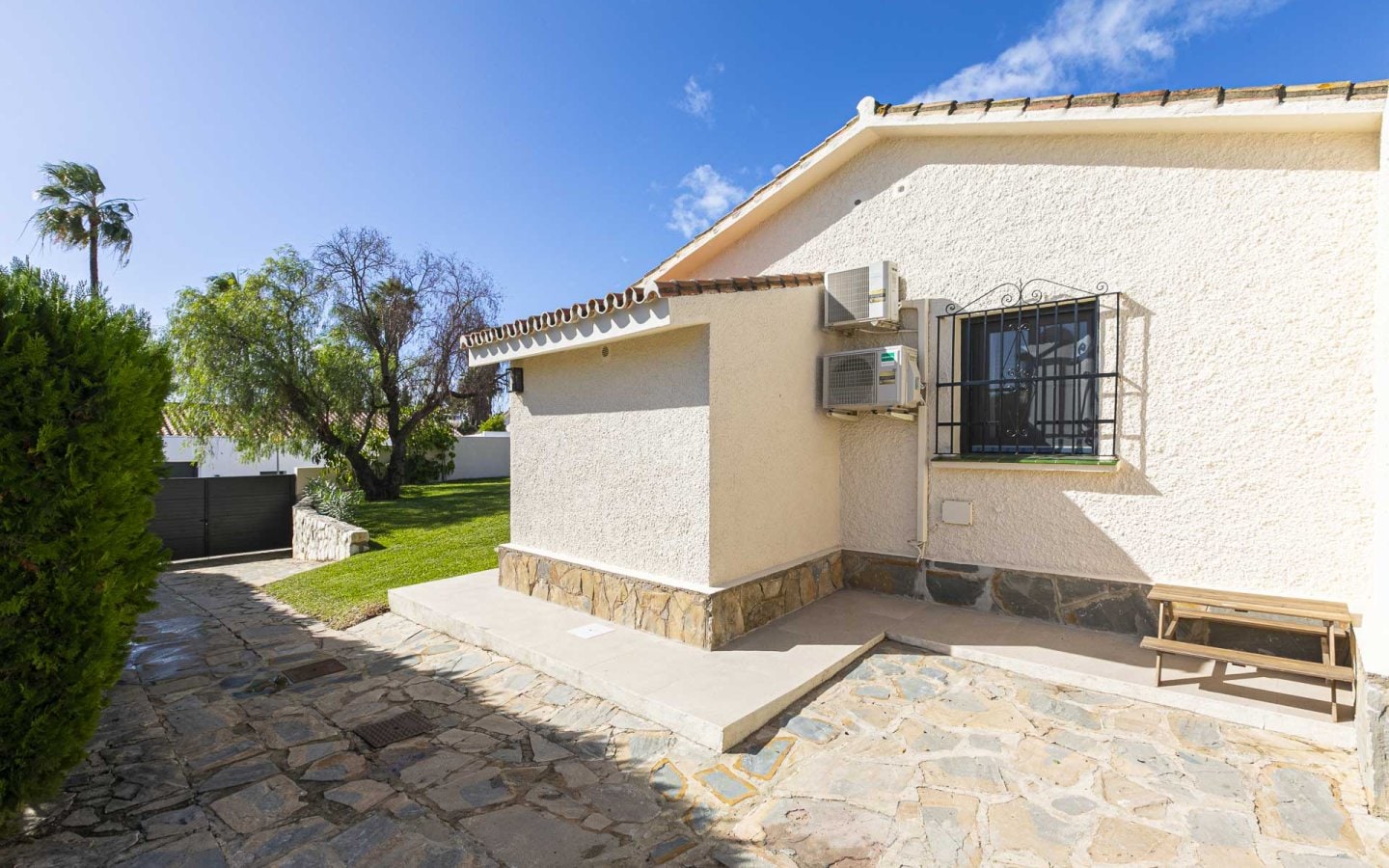 Luxury Villa with Private Pool in Lower Calahonda, Mijas Costa Gallery 11