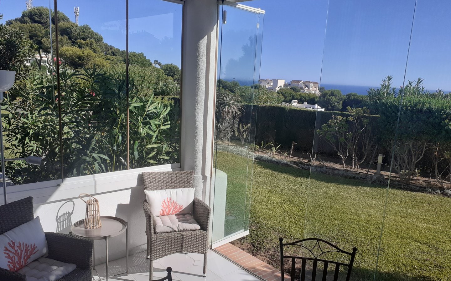 Modern 2-Bedroom Garden Apartment – Jardin C, Appartment