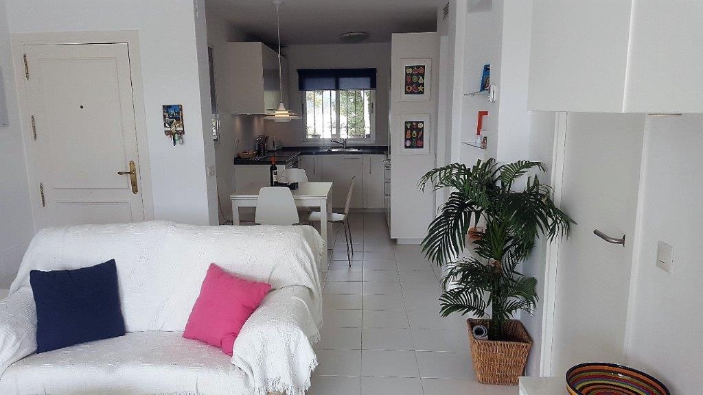 Modern 2-Bedroom Garden Apartment – Monte B, Miraflores Gallery 5