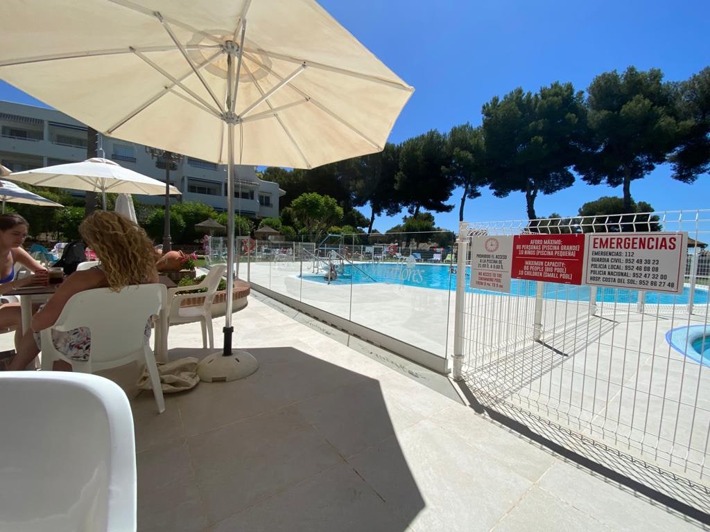 Modern 2-Bedroom Top-Floor Apartment with Sea & Pool Views – Jardin A, Miraflores Gallery 11