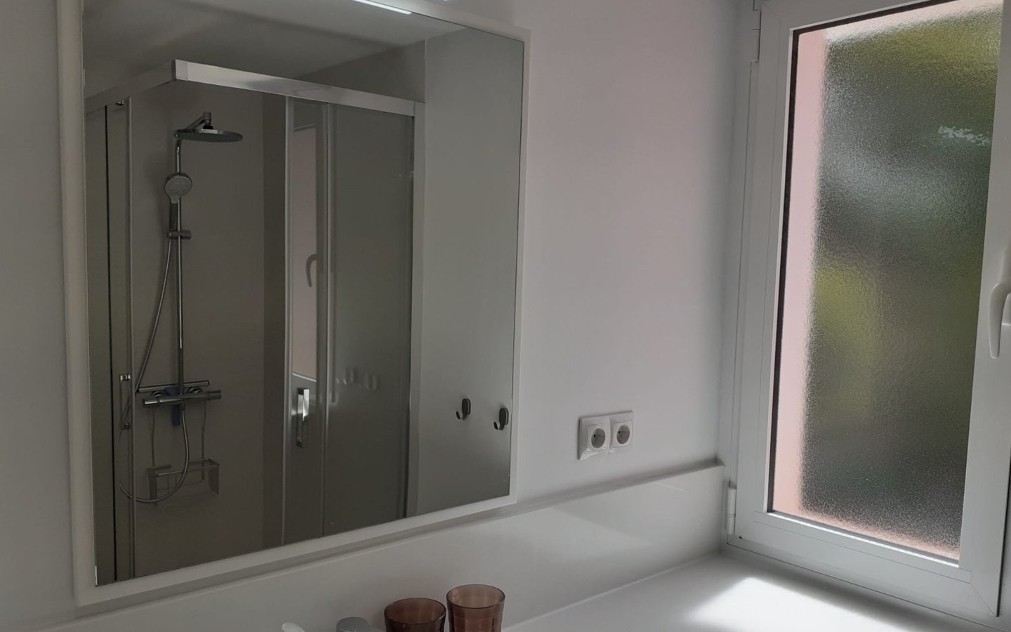 Modern 2-Bedroom Top-Floor Apartment with Sea & Pool Views – Jardin A, Miraflores Gallery 6