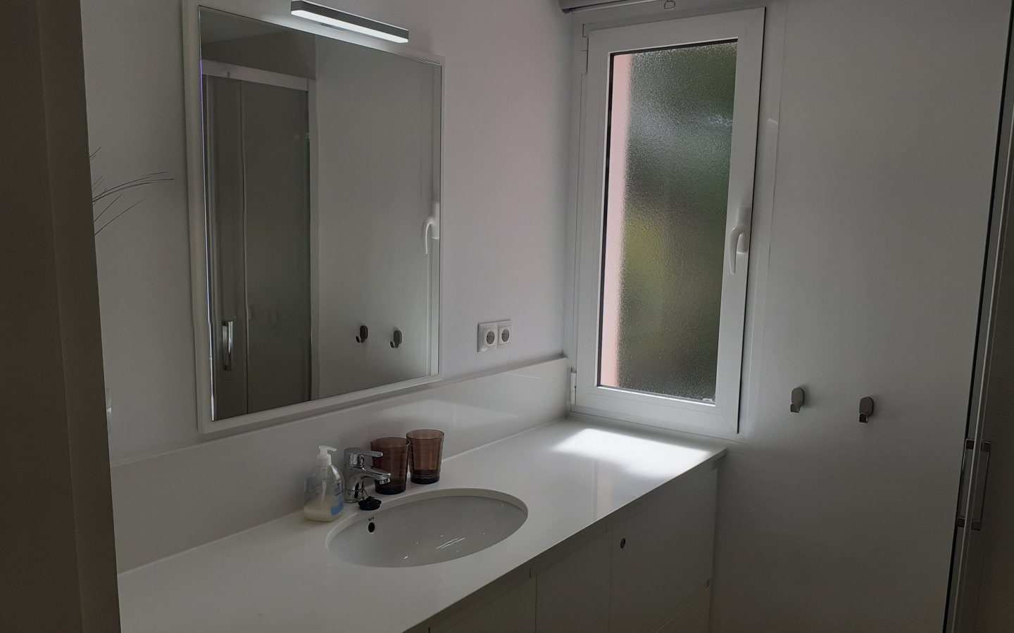 Modern 2-Bedroom Top-Floor Apartment with Sea & Pool Views – Jardin A, Miraflores Gallery 8