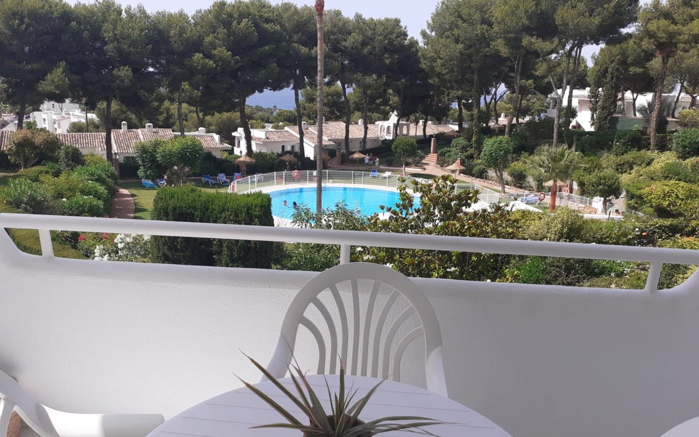 Modern 2-Bedroom Top-Floor Apartment with Sea & Pool Views – Jardin A, Miraflores, Sitio de Calahonda, Spain