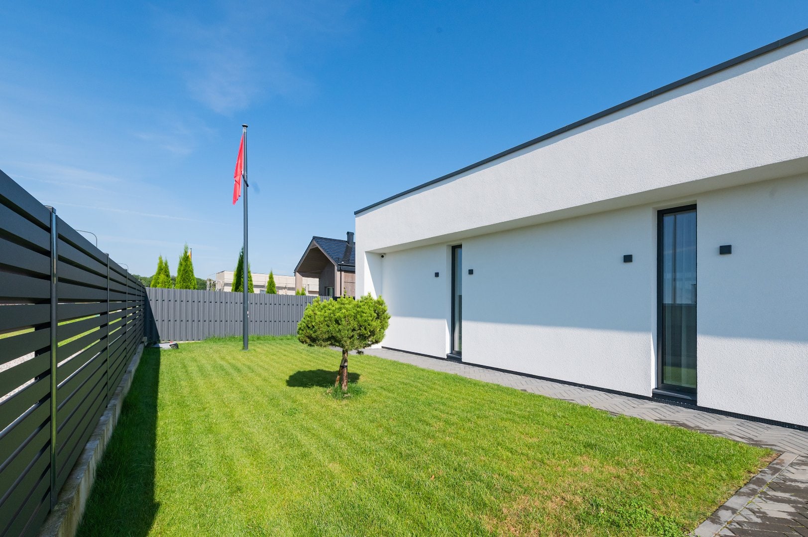 MODERN L-SHAPED 200 M² HOUSE WITH FURNITURE | 930 M² PLOT | BUILT IN 2022 | KAUNAS, LITHUANIA Gallery 4