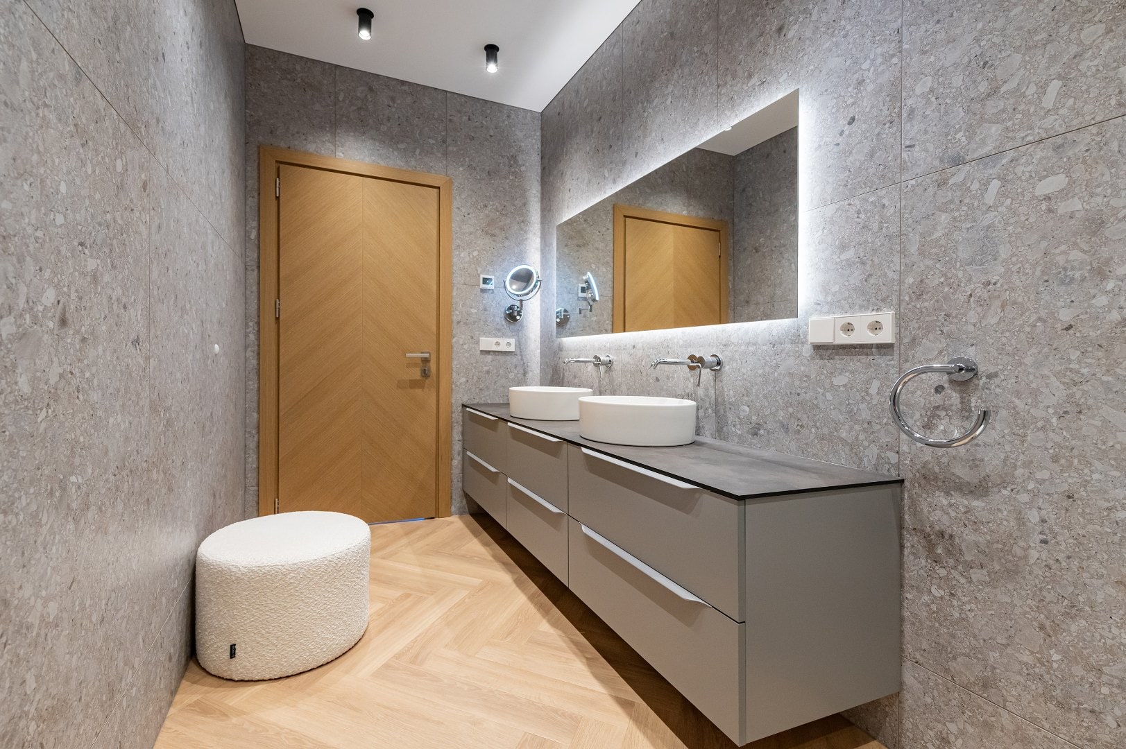 MODERN L-SHAPED 200 M² HOUSE WITH FURNITURE | 930 M² PLOT | BUILT IN 2022 | KAUNAS, LITHUANIA Gallery 30