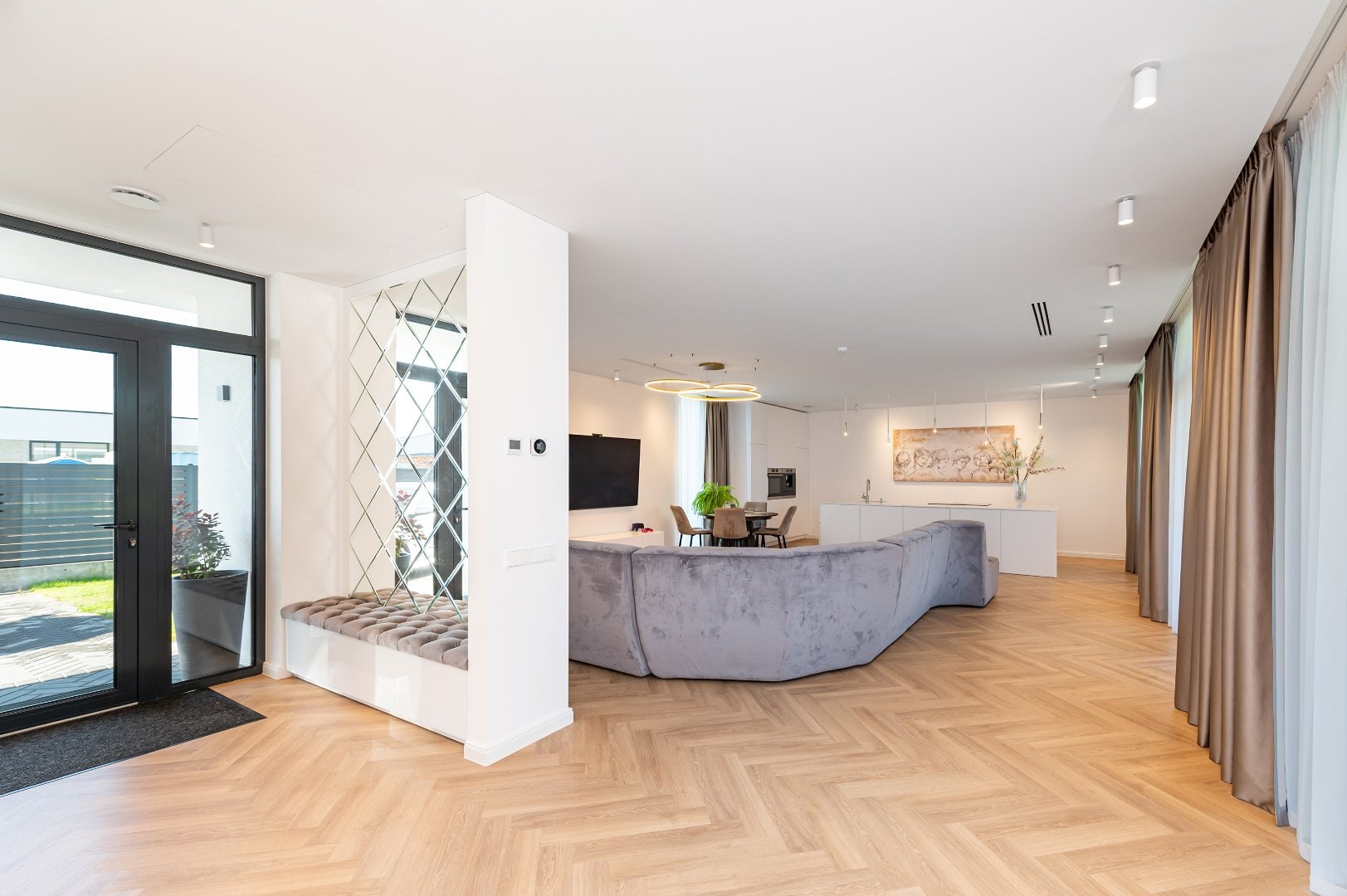 MODERN L-SHAPED 200 M² HOUSE WITH FURNITURE | 930 M² PLOT | BUILT IN 2022 | KAUNAS, LITHUANIA Gallery 15