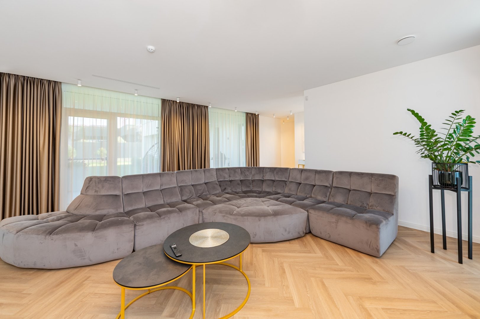 MODERN L-SHAPED 200 M² HOUSE WITH FURNITURE | 930 M² PLOT | BUILT IN 2022 | KAUNAS, LITHUANIA Gallery 13
