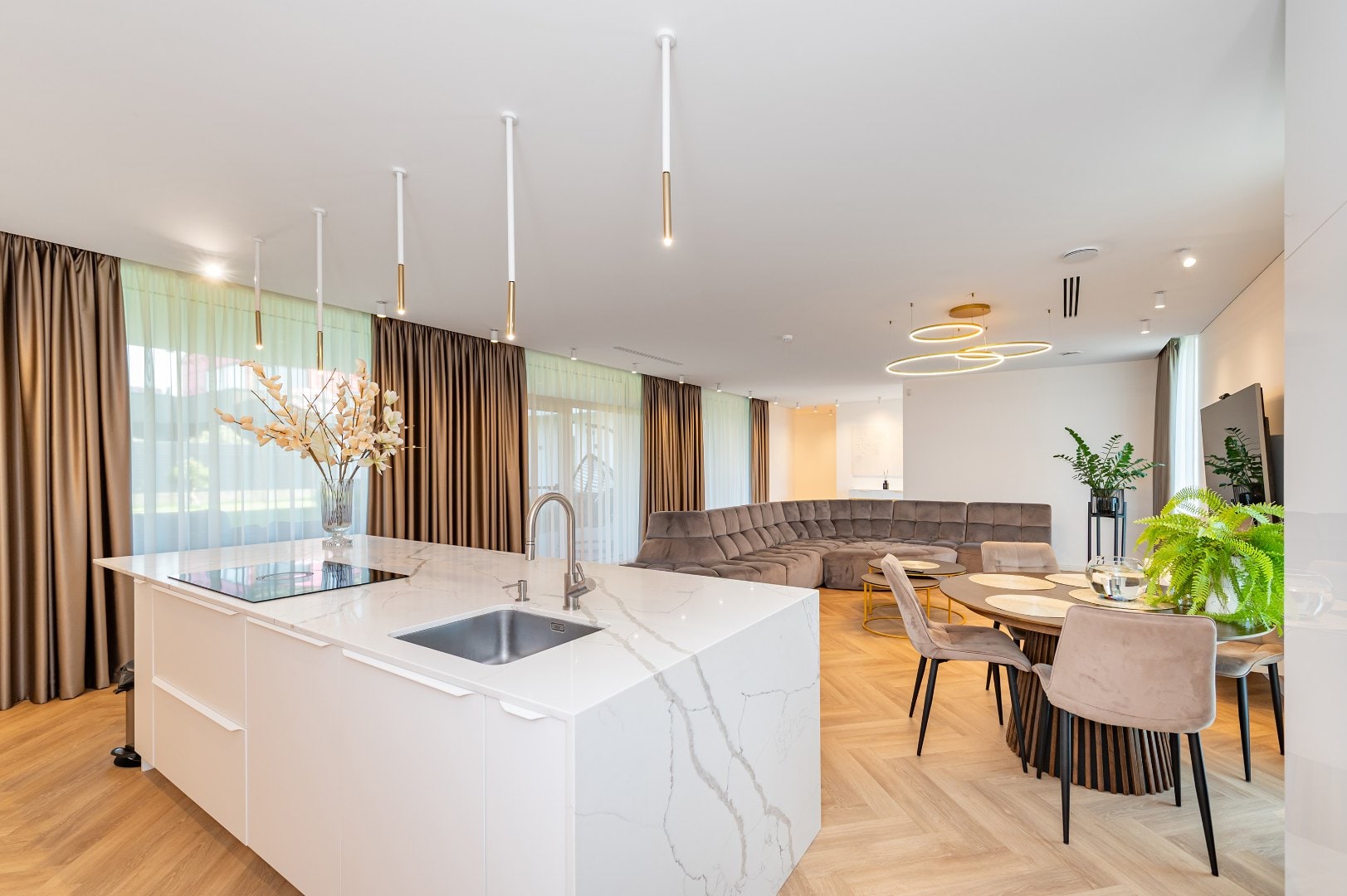 MODERN L-SHAPED 200 M² HOUSE WITH FURNITURE | 930 M² PLOT | BUILT IN 2022 | KAUNAS, LITHUANIA Gallery 5