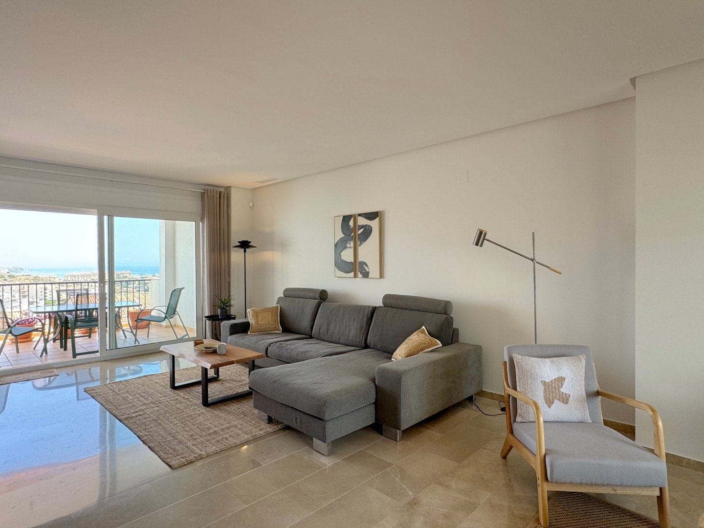 Spacious 3-bedroom apartment with pool, balconies, and stunning Mediterranean views, Riviera del Sol, Spain