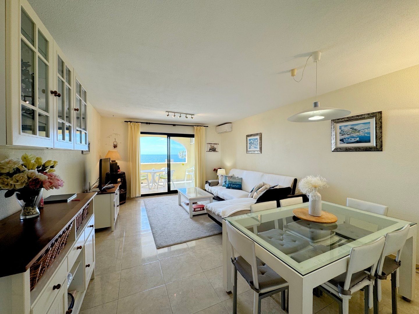 Spacious 3-Bedroom Sea View Apartment at Doña Lola Beachfront Resort, Sitio de Calahonda, Spain
