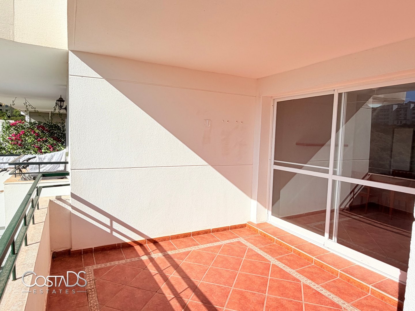 SPACIOUS 3-BEDROOM SOUTH-FACING APARTMENT WITH SEA VIEWS AND TERRACE IN RIVIERA DEL SOL Gallery 12