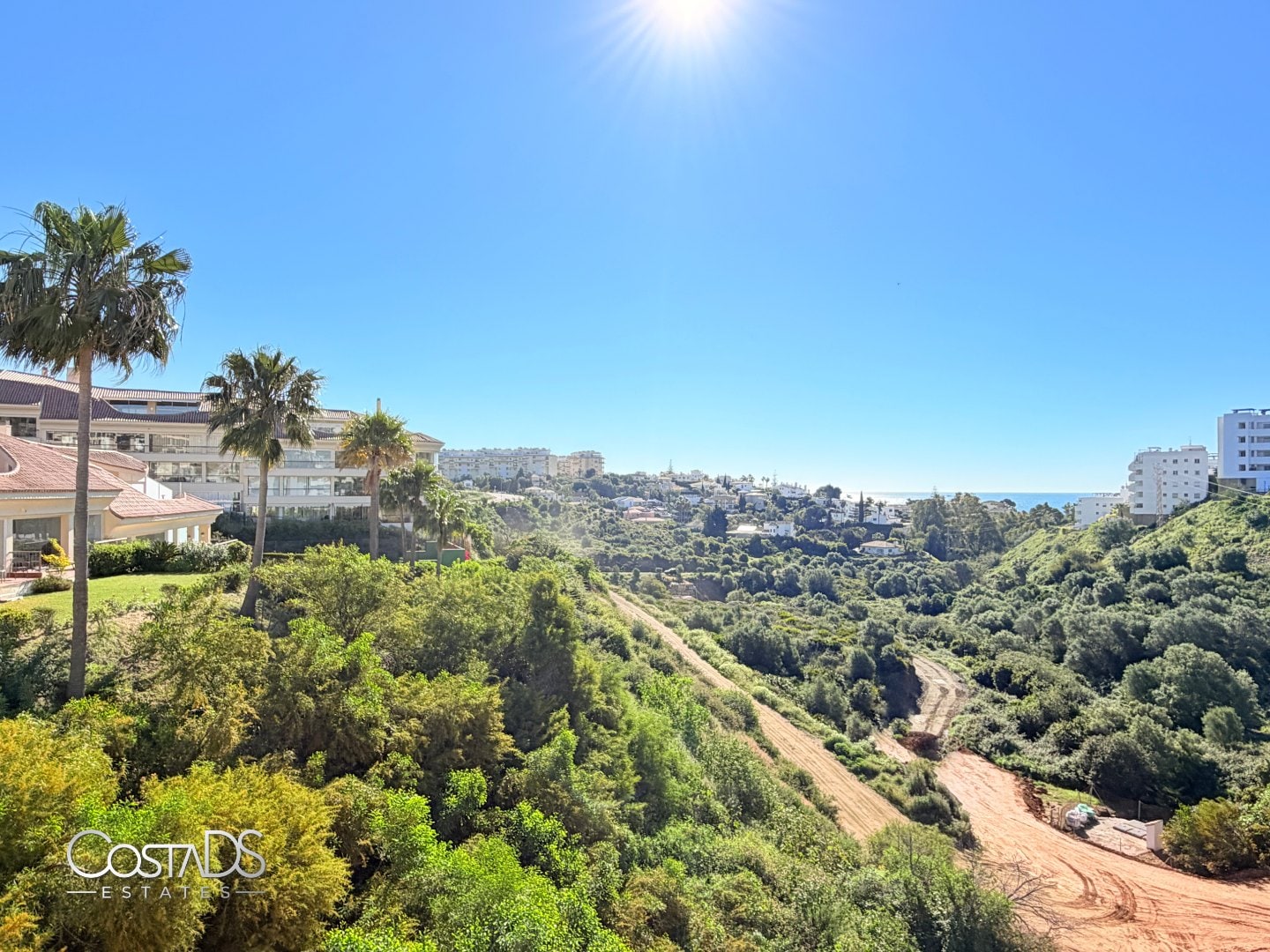 SPACIOUS 3-BEDROOM SOUTH-FACING APARTMENT WITH SEA VIEWS AND TERRACE IN RIVIERA DEL SOL Gallery 14
