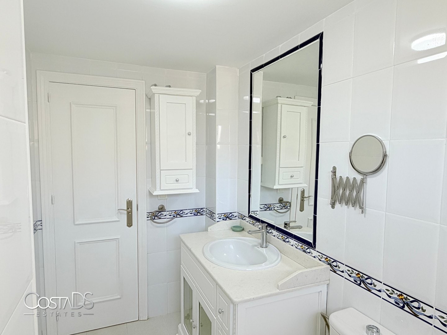 SPACIOUS 3-BEDROOM SOUTH-FACING APARTMENT WITH SEA VIEWS AND TERRACE IN RIVIERA DEL SOL Gallery 23