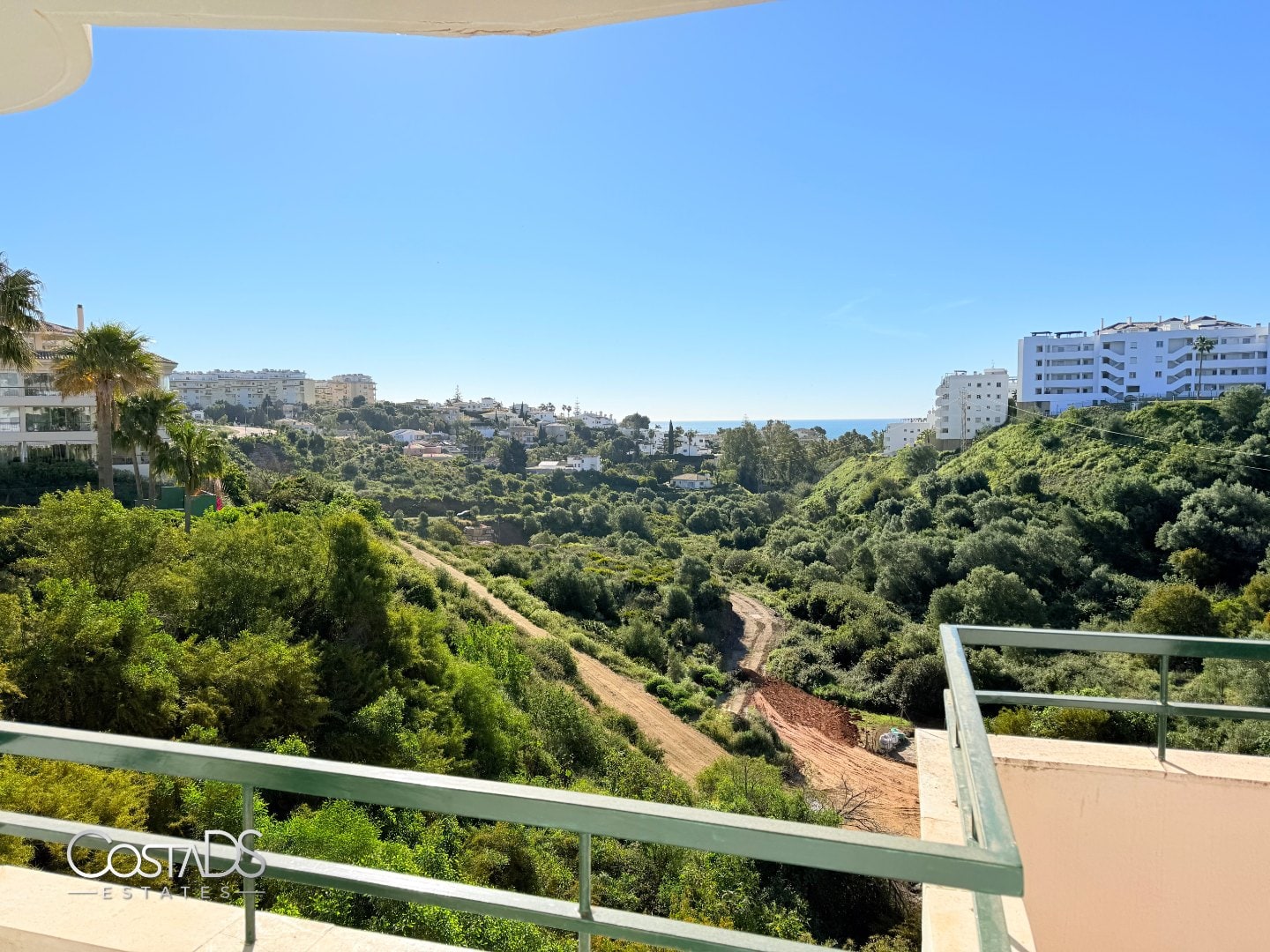 SPACIOUS 3-BEDROOM SOUTH-FACING APARTMENT WITH SEA VIEWS AND TERRACE IN RIVIERA DEL SOL Gallery 19