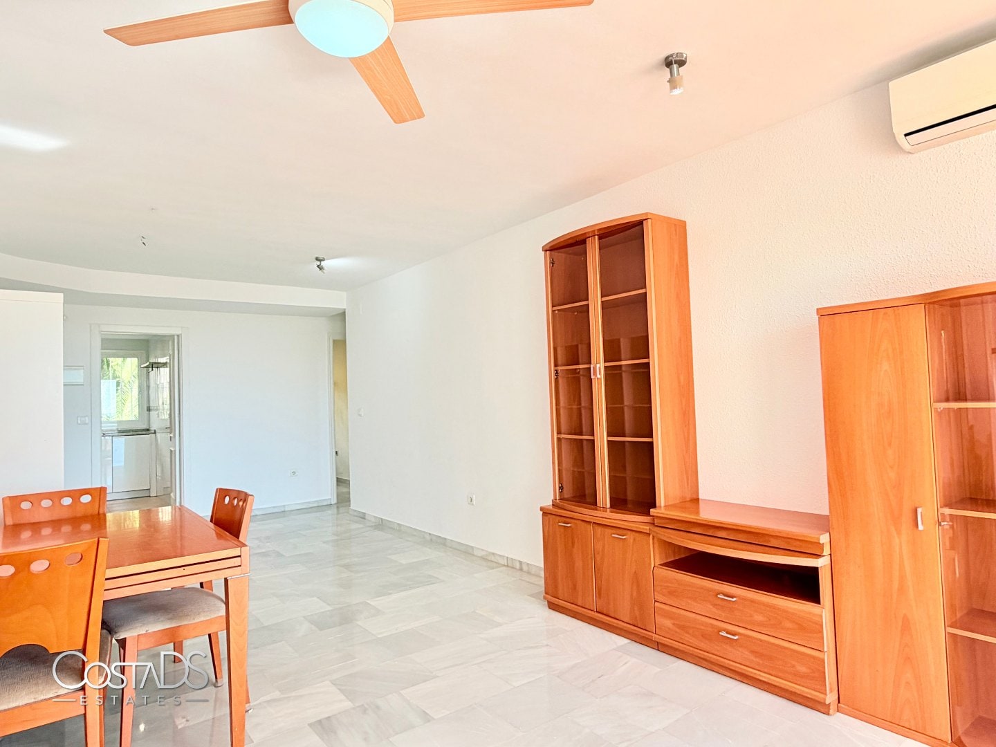 SPACIOUS 3-BEDROOM SOUTH-FACING APARTMENT WITH SEA VIEWS AND TERRACE IN RIVIERA DEL SOL Gallery 4