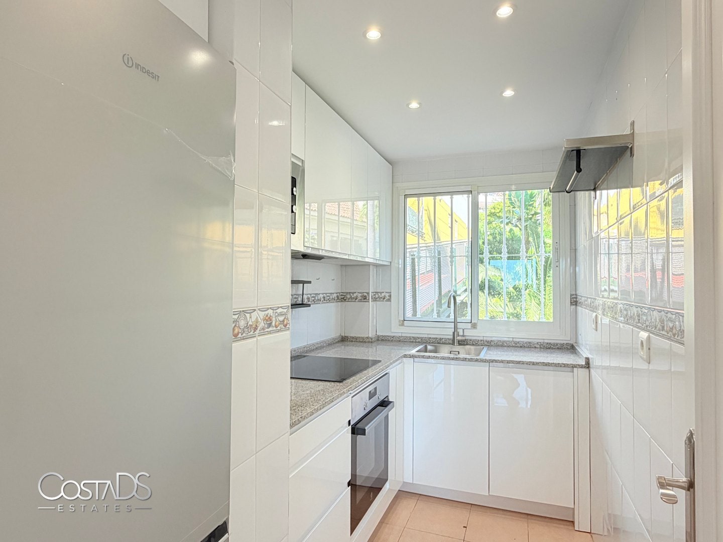 SPACIOUS 3-BEDROOM SOUTH-FACING APARTMENT WITH SEA VIEWS AND TERRACE IN RIVIERA DEL SOL Gallery 27