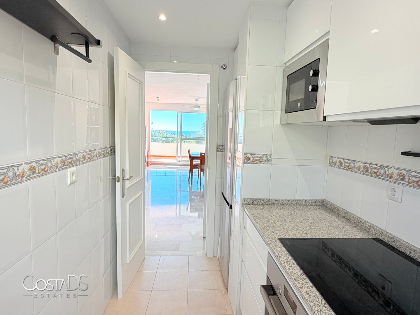 SPACIOUS 3-BEDROOM SOUTH-FACING APARTMENT WITH SEA VIEWS AND TERRACE IN RIVIERA DEL SOL Gallery 31
