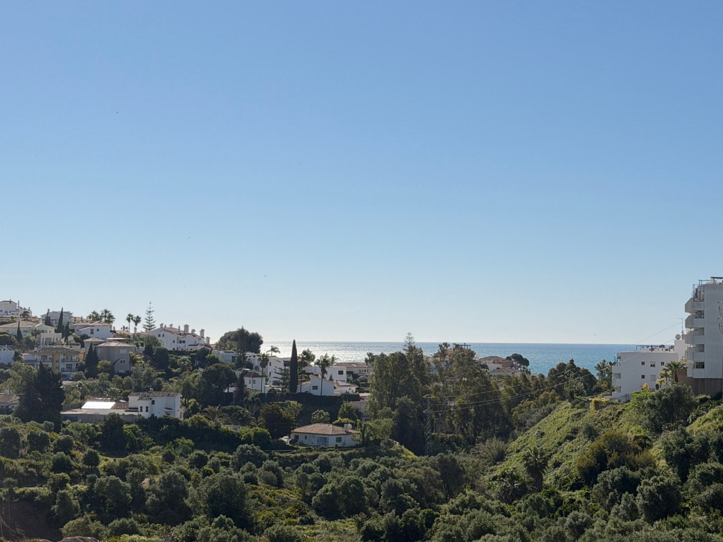 SPACIOUS 3-BEDROOM SOUTH-FACING APARTMENT WITH SEA VIEWS AND TERRACE IN RIVIERA DEL SOL Gallery 20