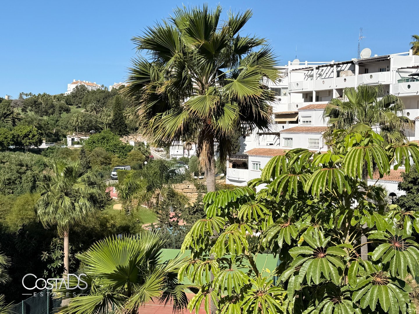 SPACIOUS 3-BEDROOM SOUTH-FACING APARTMENT WITH SEA VIEWS AND TERRACE IN RIVIERA DEL SOL Gallery 44