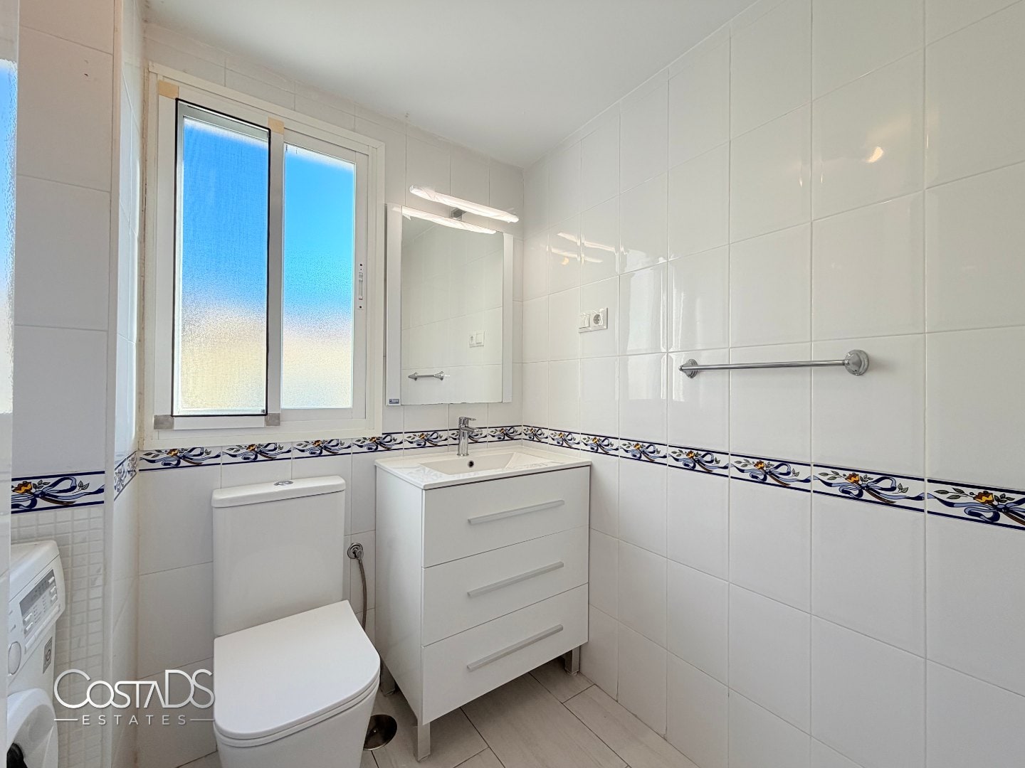 SPACIOUS 3-BEDROOM SOUTH-FACING APARTMENT WITH SEA VIEWS AND TERRACE IN RIVIERA DEL SOL Gallery 32
