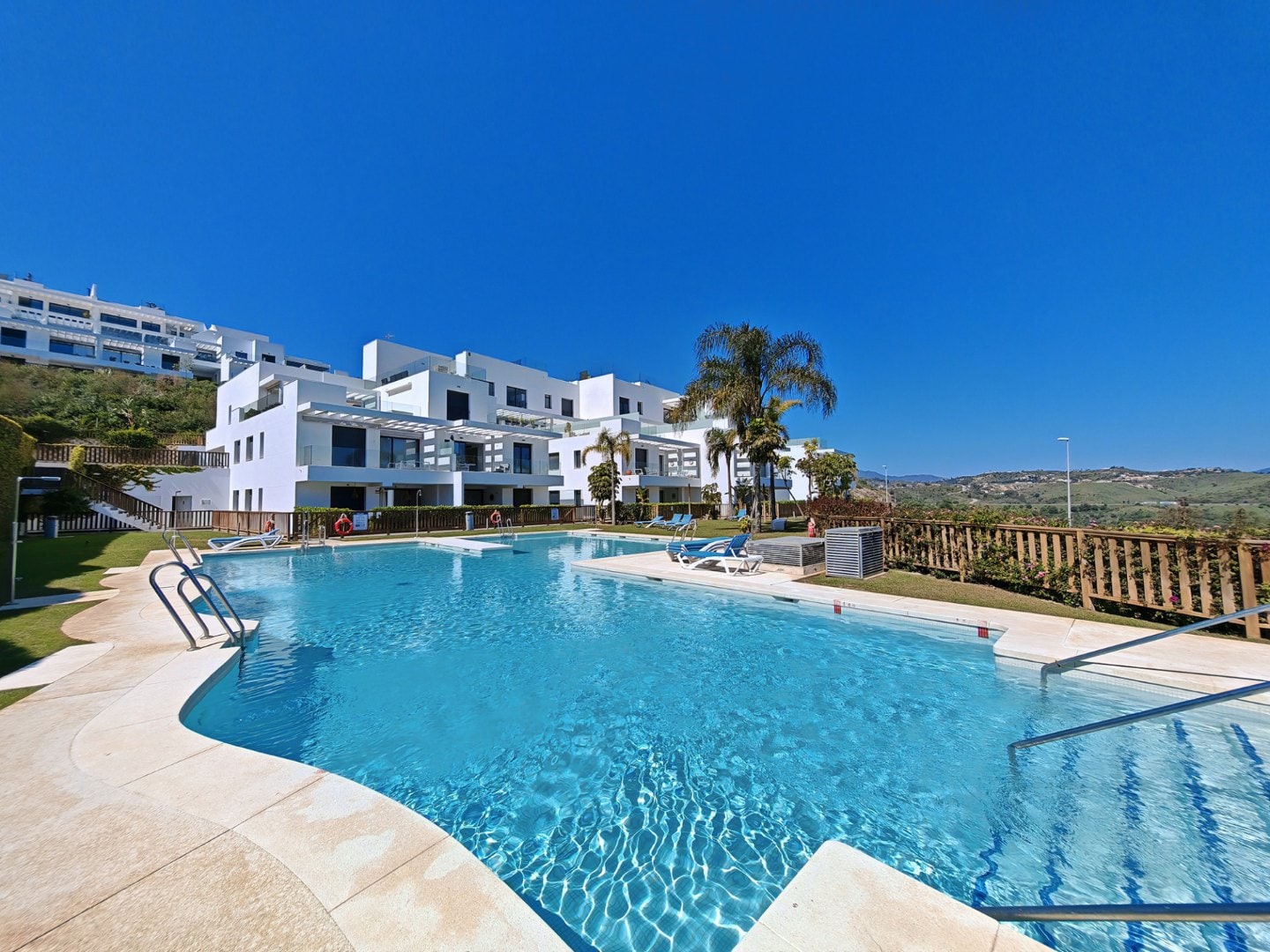 STUNNING 3-BEDROOM APARTMENT WITH PANORAMIC SEA, GOLF & MOUNTAIN VIEWS IN LA CALA DE MIJAS Gallery 23