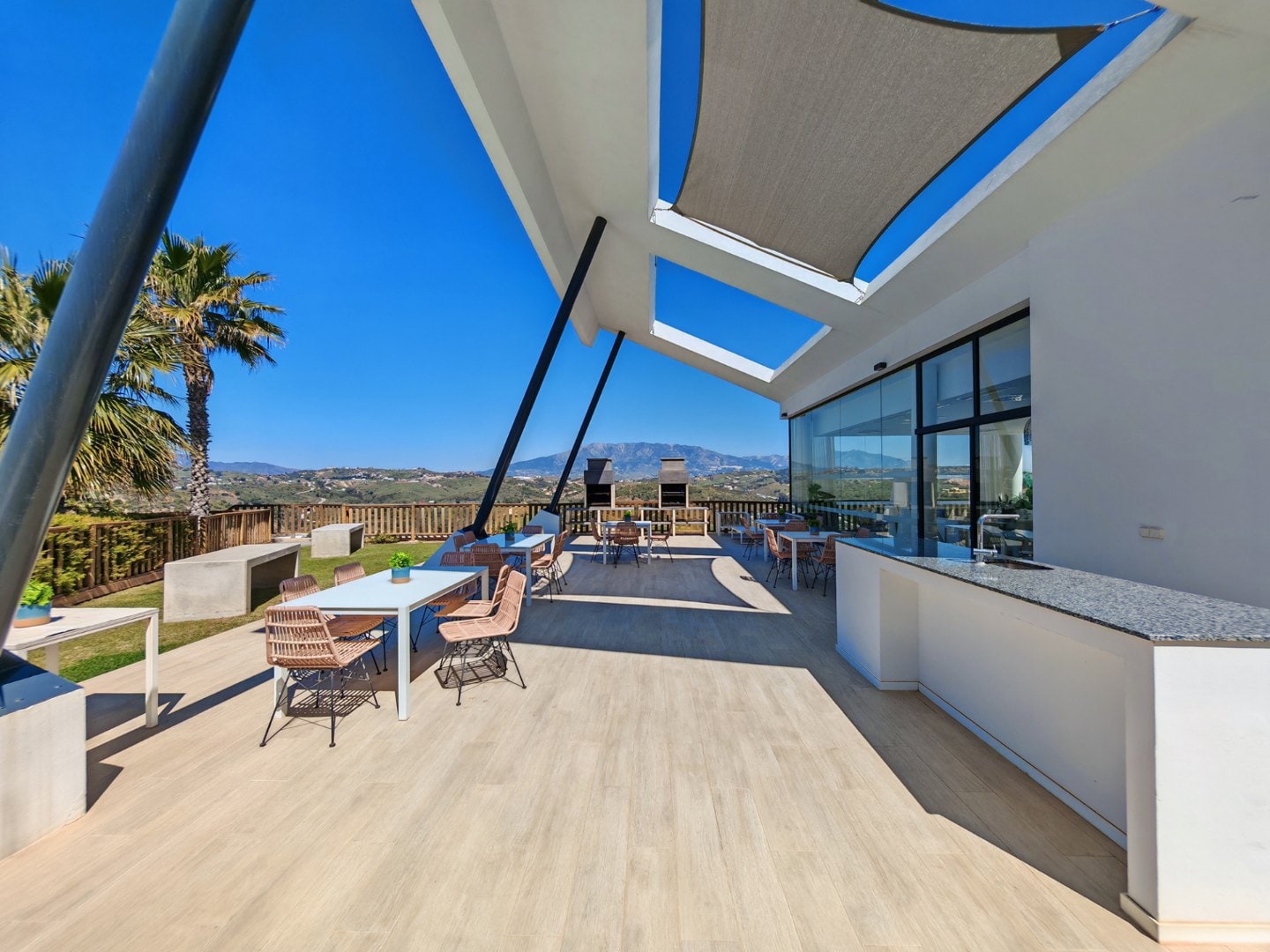STUNNING 3-BEDROOM APARTMENT WITH PANORAMIC SEA, GOLF & MOUNTAIN VIEWS IN LA CALA DE MIJAS Gallery 7