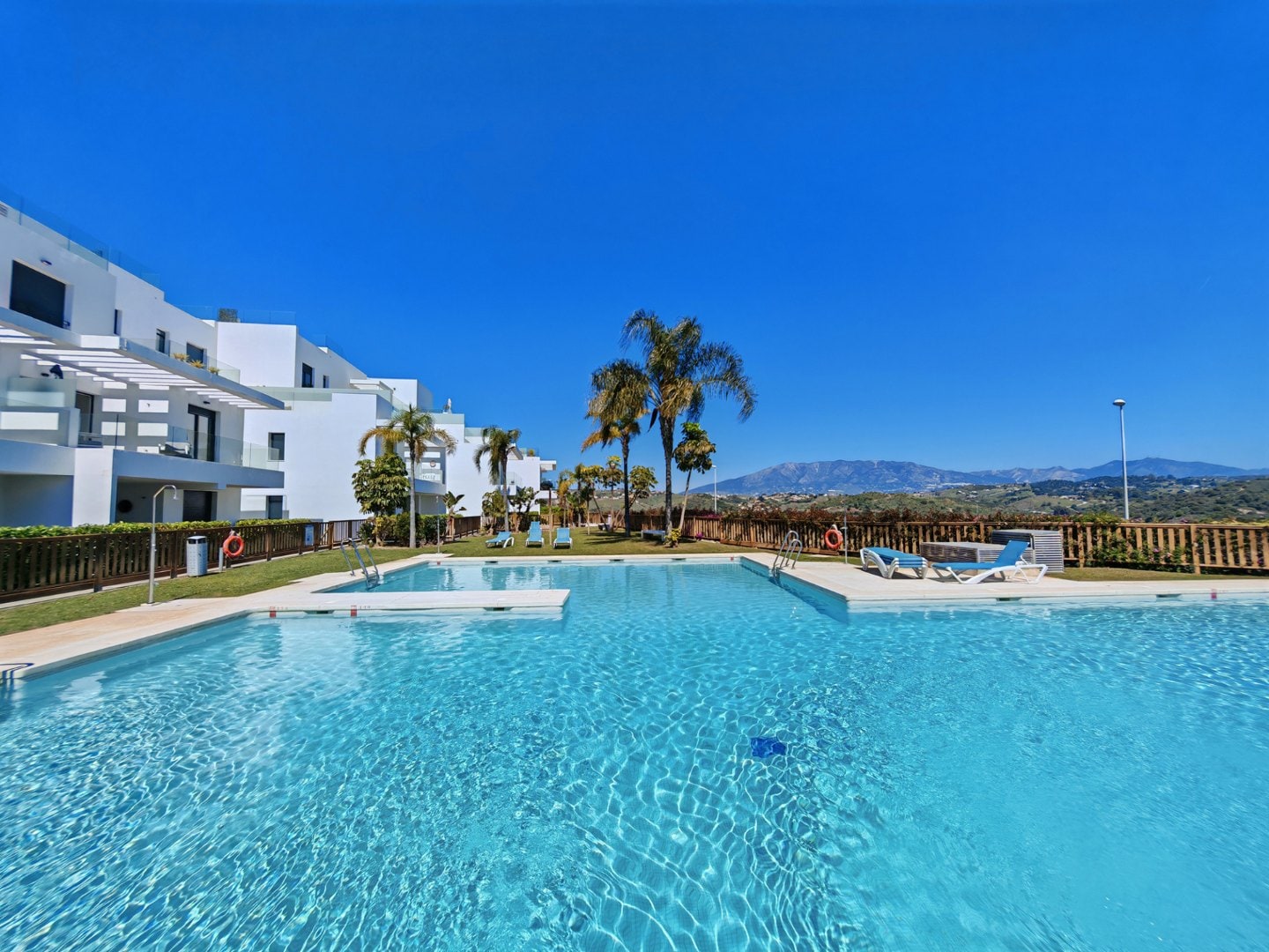 STUNNING 3-BEDROOM APARTMENT WITH PANORAMIC SEA, GOLF & MOUNTAIN VIEWS IN LA CALA DE MIJAS Gallery 24