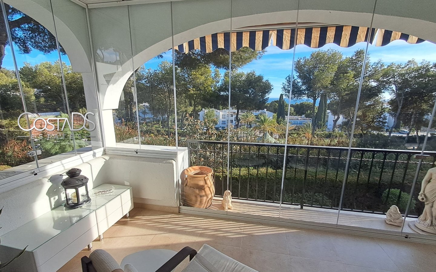 Stylish 2-Bed, 2-Bath Apartment with Stunning Sea Views Gallery 20