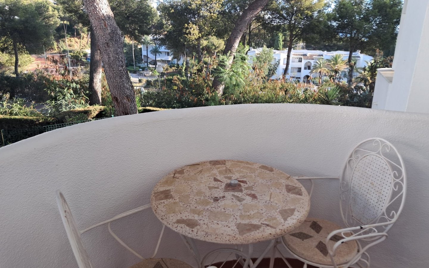 Stylish 2-Bed, 2-Bath Apartment with Stunning Sea Views Gallery 8