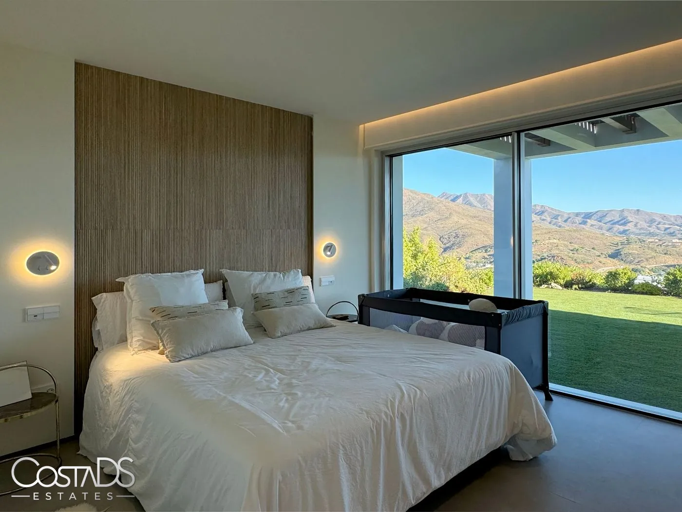 CONTEMPORARY 5 BEDROOM GOLF VILLA IN LA CALA GOLF, MALAGA, SPAIN Gallery 18