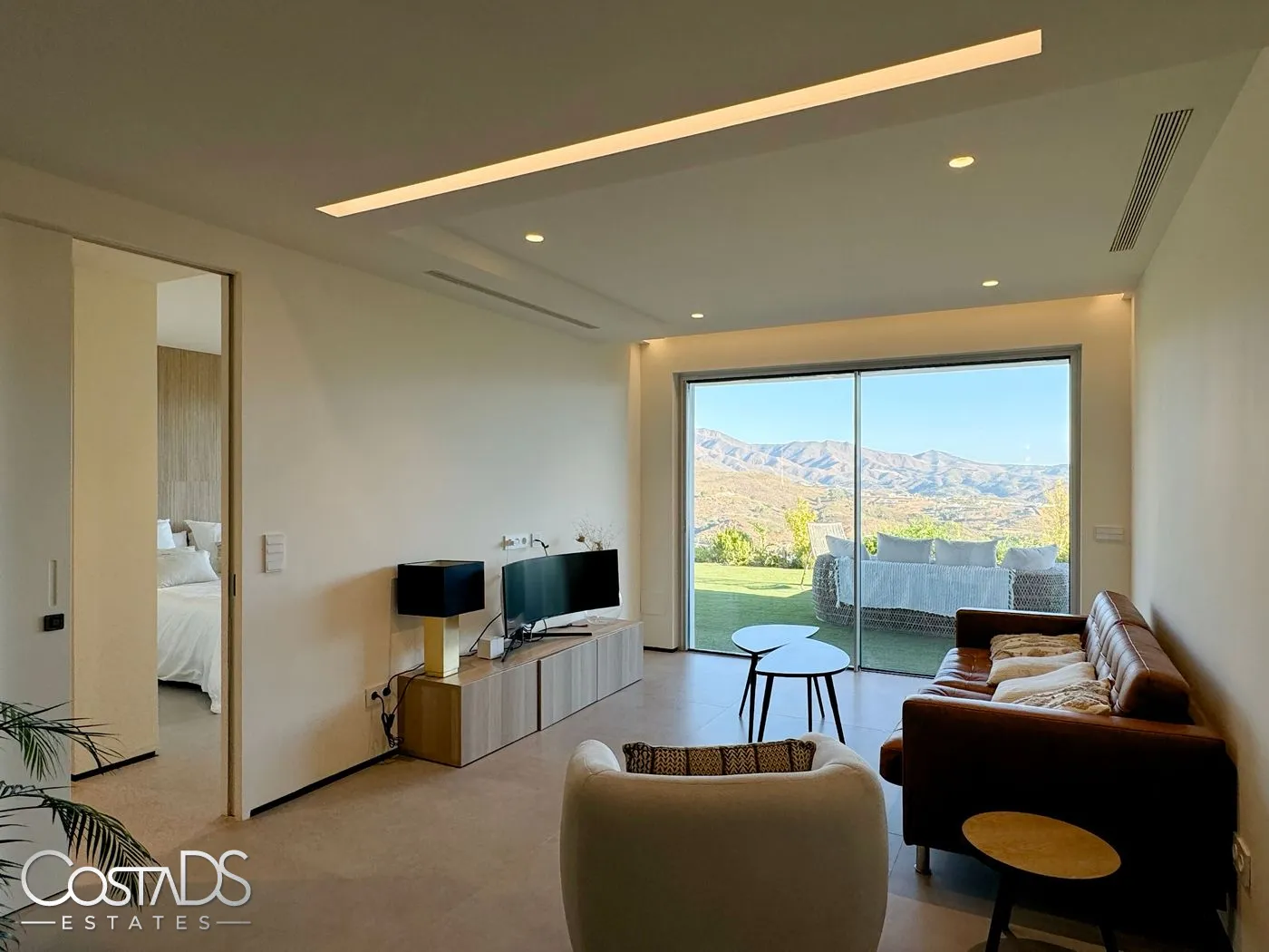 CONTEMPORARY 5 BEDROOM GOLF VILLA IN LA CALA GOLF, MALAGA, SPAIN Gallery 31