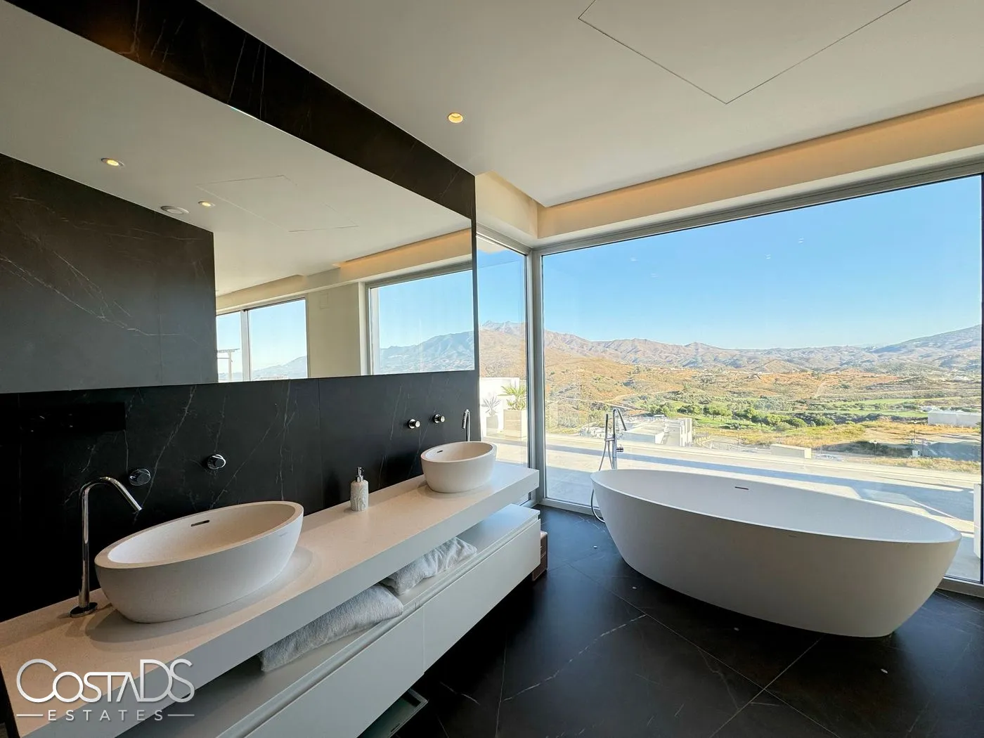 CONTEMPORARY 5 BEDROOM GOLF VILLA IN LA CALA GOLF, MALAGA, SPAIN Gallery 49