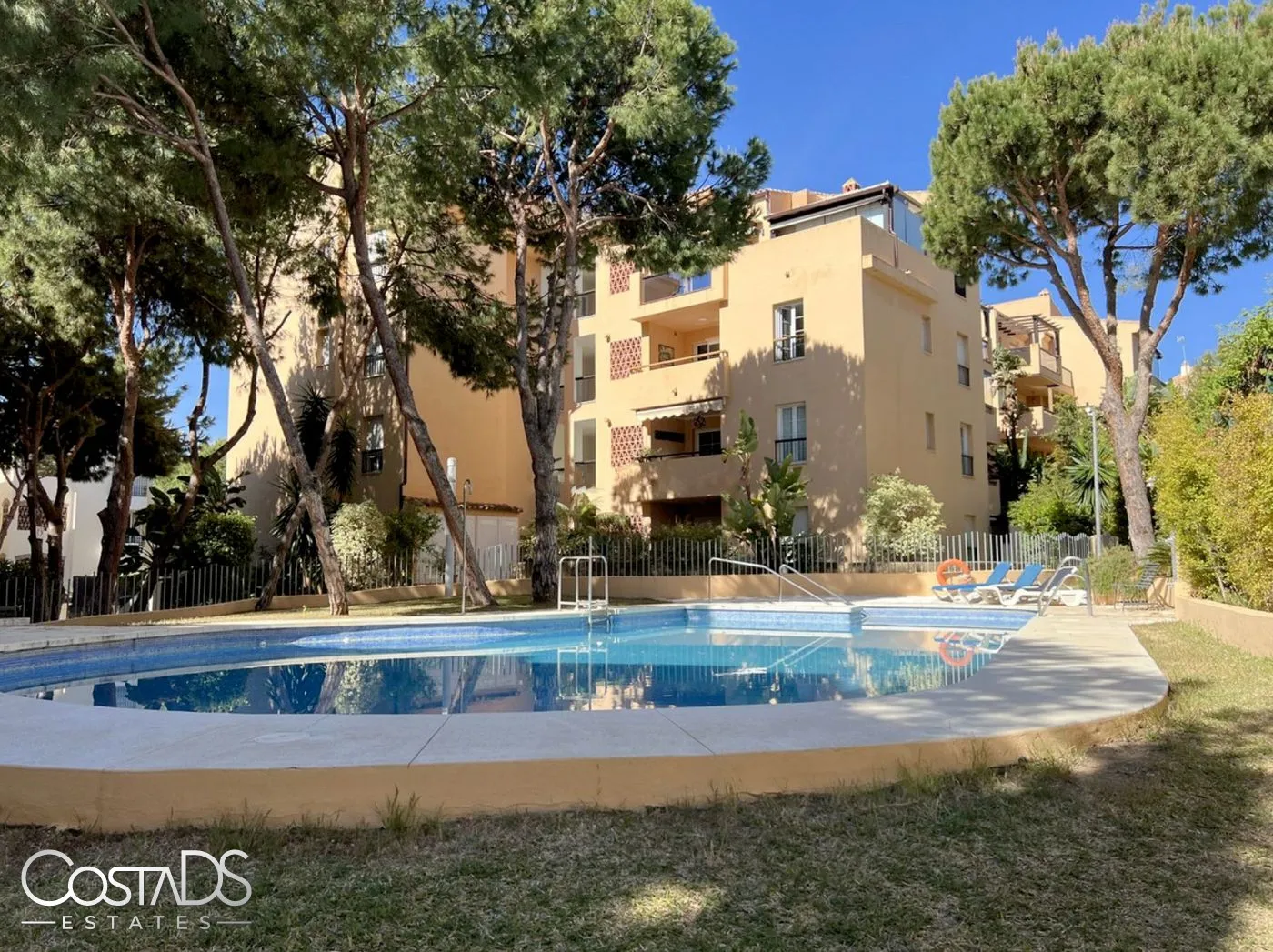 3 BEDROOM 2 BATHROOM MIDDLE FLOOR APARTMENT IN ELVIRIA, MARBELLA EAST, SPAIN Gallery 10